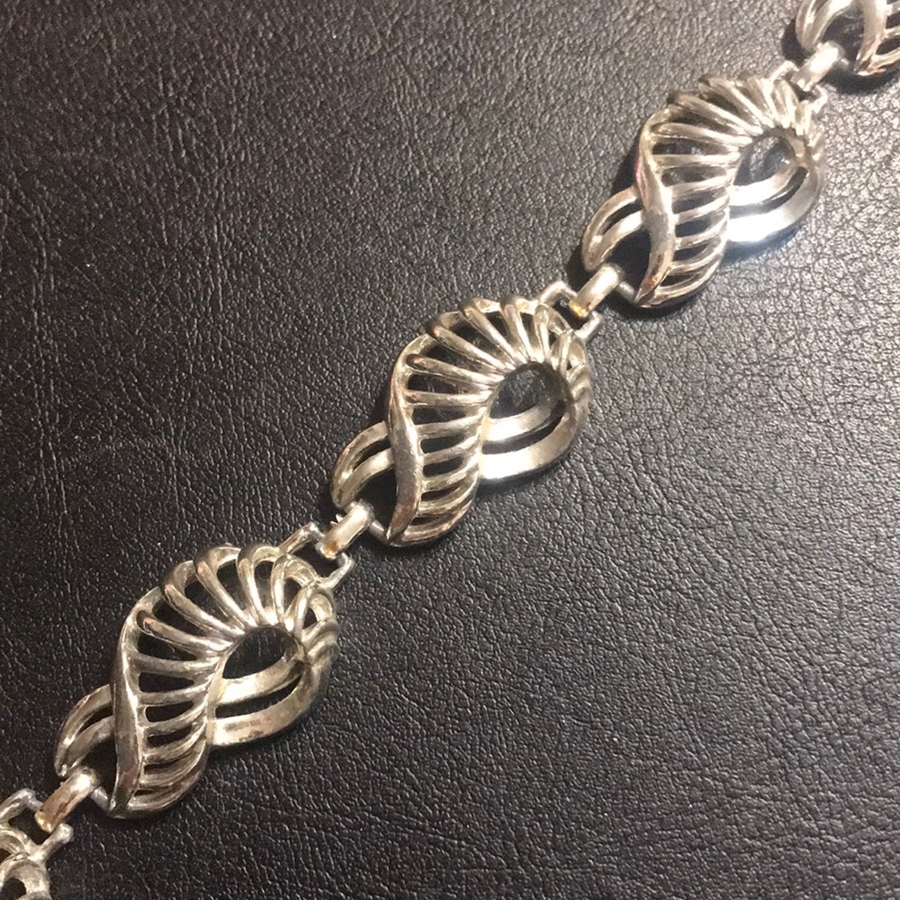 Silver Shell scrolled bracelet